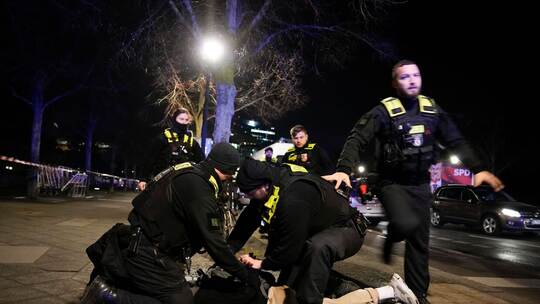 Mann am Holocaust-Denkmal in Berlin schwer verletzt