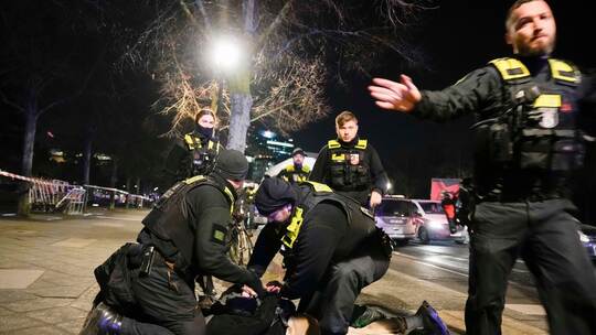 Mann am Holocaust-Denkmal in Berlin schwer verletzt