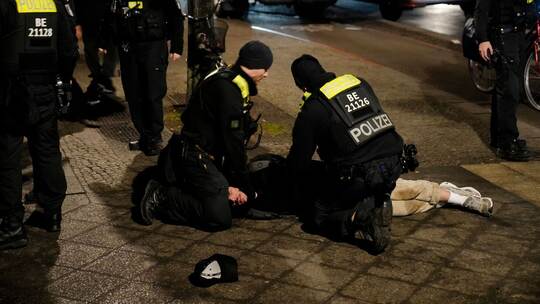 Mann am Holocaust-Denkmal in Berlin schwer verletzt Mann am Holocaust-Denkmal in Berlin schwer verletzt