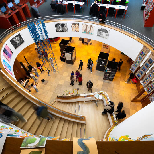 Schulkunst Ausstellung Stadtbibliothek