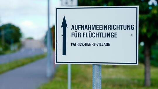 Ankunftszentrum für Flüchtlinge Ankunftszentrum für Flüchtlinge