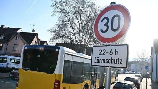 Bus in Tempo 30 Zone