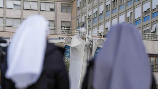 Papst Franziskus im Krankenhaus Papst Franziskus im Krankenhaus