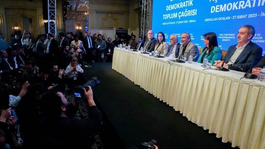 PKK-Chef Öcalan ruft Kämpfer zur Niederlegung von Waffen auf