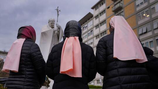 Vatikan - Beten für den Papst