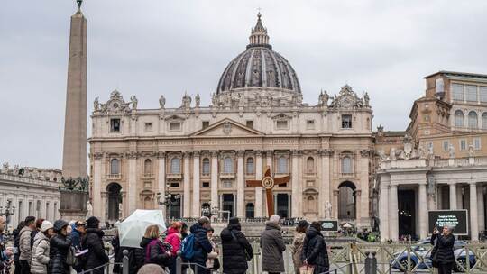Vatikan - Beten für den Papst
