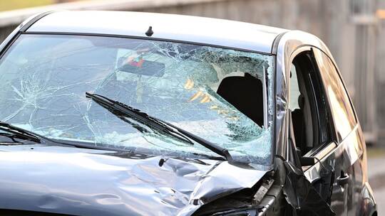 Auto fährt in Menschenmenge in Mannheim Auto fährt in Menschenmenge in Mannheim