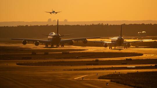 Flughafen in der Abendsonne Flughafen in der Abendsonne