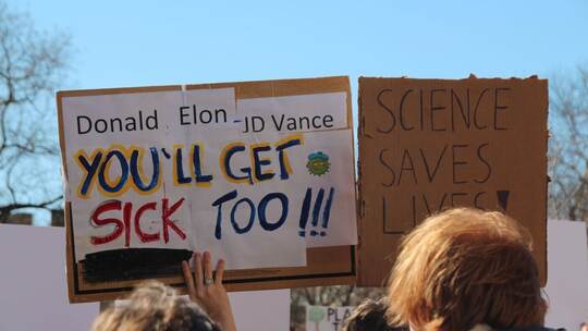 Wissenschaftler protestieren gegen Trumps Politik