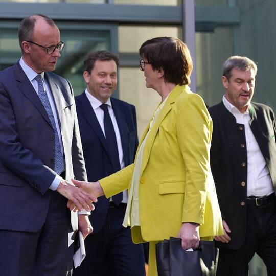 Entwicklung bei der Koalitionsbildung Entwicklung bei der Koalitionsbildung