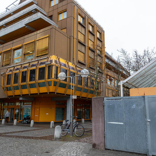 Gelbes Haus Weisenhausplatz Theater