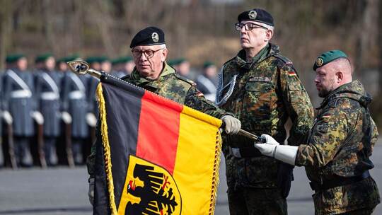 Heer stellt neue Heimatschutzdivision auf Heer stellt neue Heimatschutzdivision auf