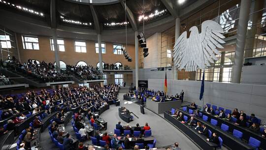 Bundestag - Sondersitzung zur Grundgesetzänderung Bundestag - Sondersitzung zur Grundgesetzänderung