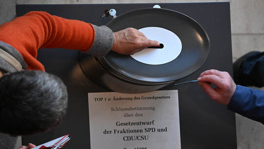 Bundestag - Sondersitzung zur Grundgesetzänderung
