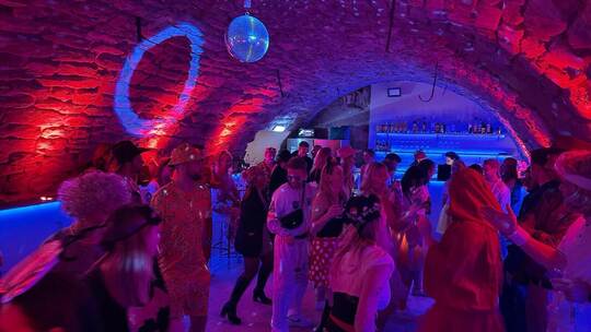 Die Faschingsparty am Schmotzigen Donnerstag ist die dritte Veranstaltung des neu gegründeten Vereins „Kunst und Kultur in Grunb