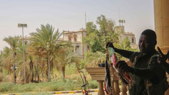 Sudans Regierungstruppen erobern Präsidentenpalast zurück Sudans Regierungstruppen erobern Präsidentenpalast zurück