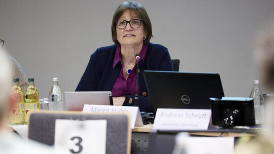 Bürgermeisterstellvertreterin Margit Stähle (FWG) hat die Mönsheimer Ratssitzung geleitet. Bürgermeisterstellvertreterin Margit Stähle (FWG) leitet die Mönsheimer Gemeinderatssitzung.