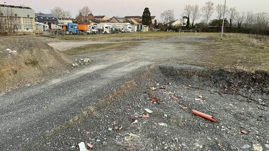 Auf diesem Gelände in Vaihingen sollen die Unterkünfte für bis zu 160 Flüchtlinge gebaut werden. Foto: Stäbler