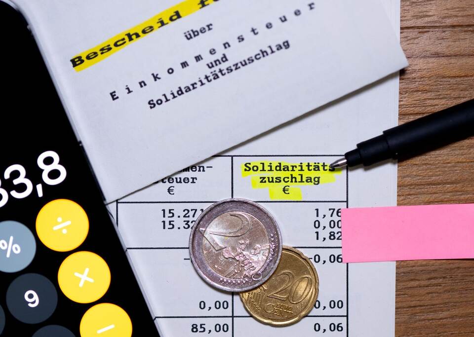 Bundesverfassungsgericht urteilt zu Solidaritätszuschlag Bundesverfassungsgericht urteilt zu Solidaritätszuschlag