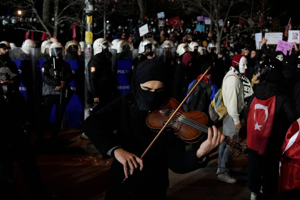 Proteste nach der Festnahme des Istanbuler Bürgermeisters Proteste nach der Festnahme des Istanbuler Bürgermeisters