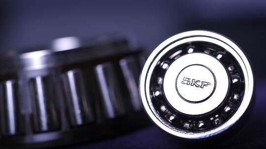 Wälzlagerspezialist SKF