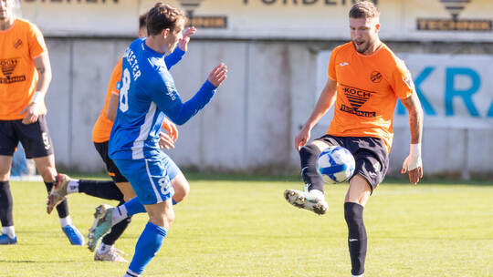 Yannick Sagert (rechts) könnte dem CfR im Spiel gegen Fellbach wieder mehr Stabilität in der Abwehr verleihen. Becker