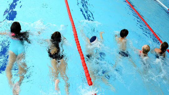 Sächsische Schüler holen verpassten Schwimmunterricht nach