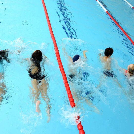 Sächsische Schüler holen verpassten Schwimmunterricht nach