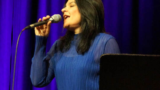 Jasmin Tabatabai mit ihrem ebenso variablen wie einfühlsamen Gesang.