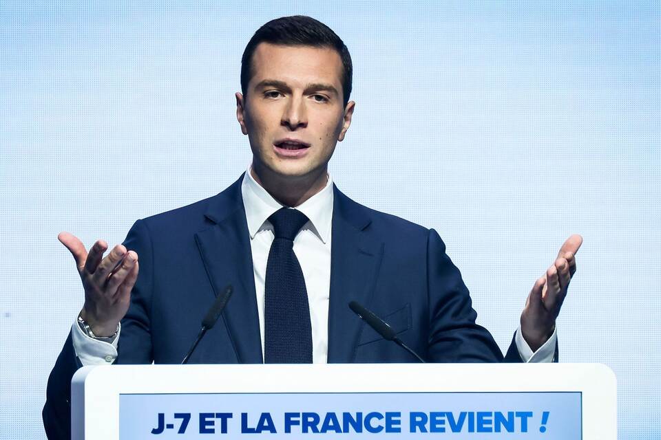 Le Pen zu zwei Jahren Haft mit Fußfessel verurteilt Le Pen zu zwei Jahren Haft mit Fußfessel verurteilt