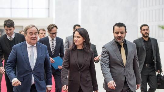 Laschet gegen Abkehr von Russland-Sanktionen