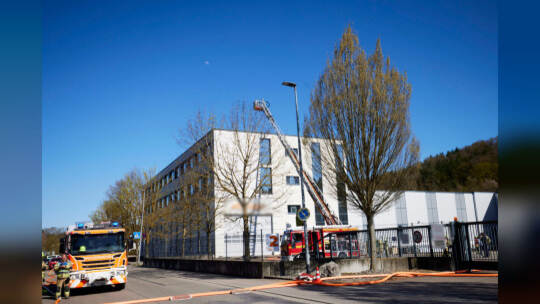 Feuerwehreinsatz bei der Firma elumatec.