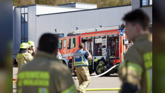 Feuerwehreinsatz bei der Firma elumatec.