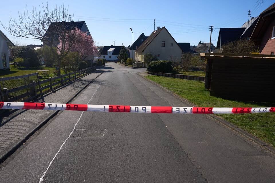 Nach Gewalttat im Westerwald: Täter weiter flüchtig Nach Gewalttat im Westerwald: Täter weiter flüchtig