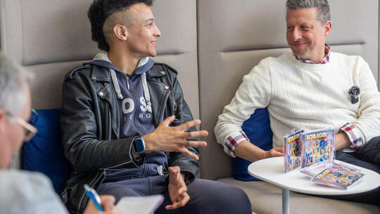 Gut gelaunt und ganz entspannt: „Prinz“ Jörg Augenstein (rechts) und Prince Damien im munteren PZ-Talk. Meyer Prince Damien Redaktionsbesuch