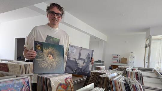 Roland Schilz zeigt zwei exquisite Vinyl-Editionen von Peter Gabriel und Laura Nyro: Er bringt in der City wieder einen Platten-