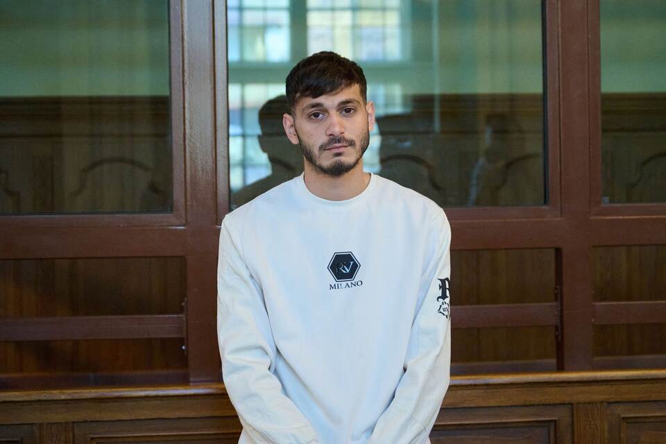 Prozess gegen Influencer nach Silvesterrakete in Wohnung