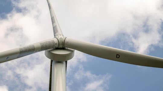 Der Regionalverband Nordschwarzwald will bald seine Pläne für Windräder und Solarstromanlagen bekanntmachen. Karl-Josef Hildenbr DLR eröffnet "Wivaldi" - Anlage zur Erforschung der Windenergie