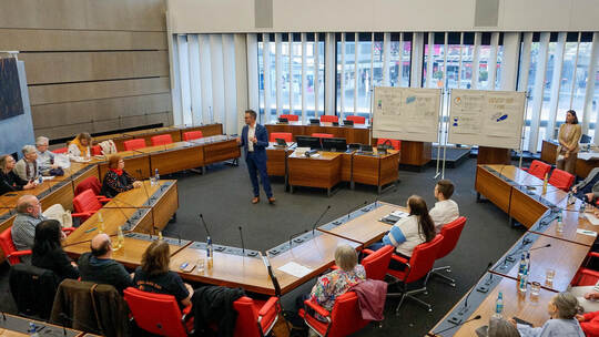 Kraft des Miteinanders: Vereine besprechen sich. Stadt Pforzheim; Ines Aiken