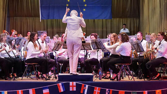 Beim Frühjahrskonzert in Enzberg entführen die Musiker ihre Zuhörer unter anderem nach Italien, auf die Kanaren und in einen iri