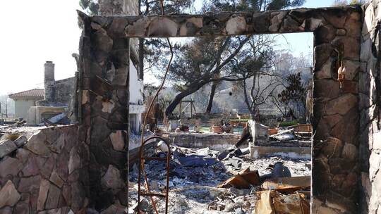 Nach den Feuern in Los Angeles: Pacific Palisades Nach den Feuern in Los Angeles: Pacific Palisades