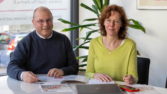 Sie hoffen auf zusätzliche Ehrenamtliche: Christoph Schubert (Betreuungsverein) und Teresa Neuhaus (Soziale Dienste) von der Car Betreuungsverein Schubert Neuhaus