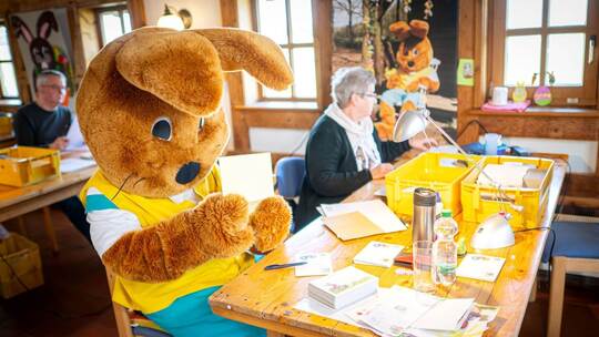 «Hanni Hase» beantwortet Osterpost «Hanni Hase» beantwortet Osterpost