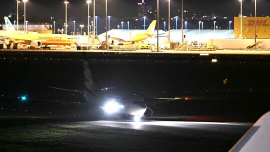 Charterflug mit afghanischen Ortskräften angekommen Charterflug mit afghanischen Ortskräften angekommen