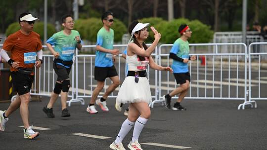 Roboter-Halbmarathon in Peking