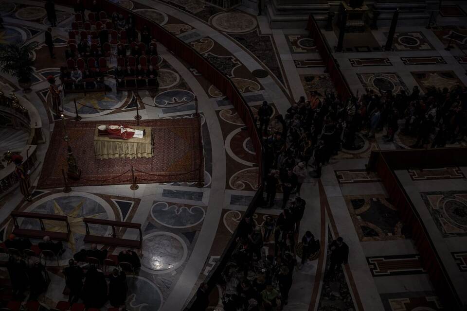 Was passiert nach dem Tod des Papstes?