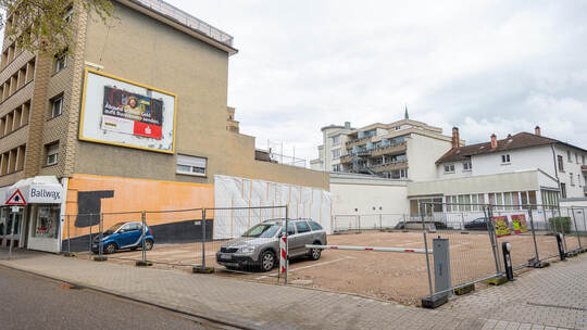 Das Gebäude und der Schrott sind weg: In der Bleichstraße unweit des Sedanplatzes sind gemietete, provisorisch eingerichtete Par