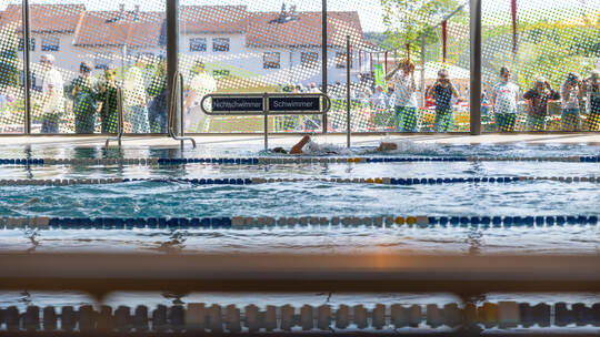 Eröffnung Hallenbad Huchenfeld