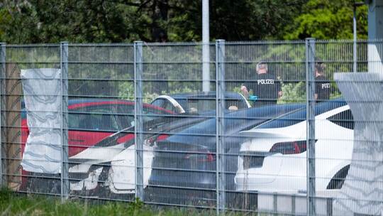 Brand in Tesla-Auslieferungszentrum