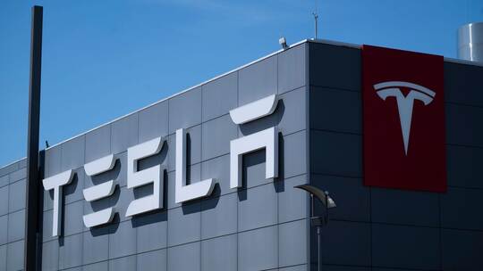 Brand in Tesla-Auslieferungszentrum